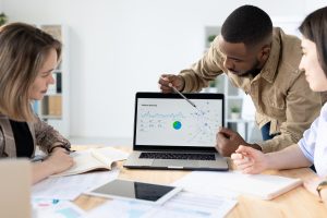 Marketing team discussing B2B marketing funnel