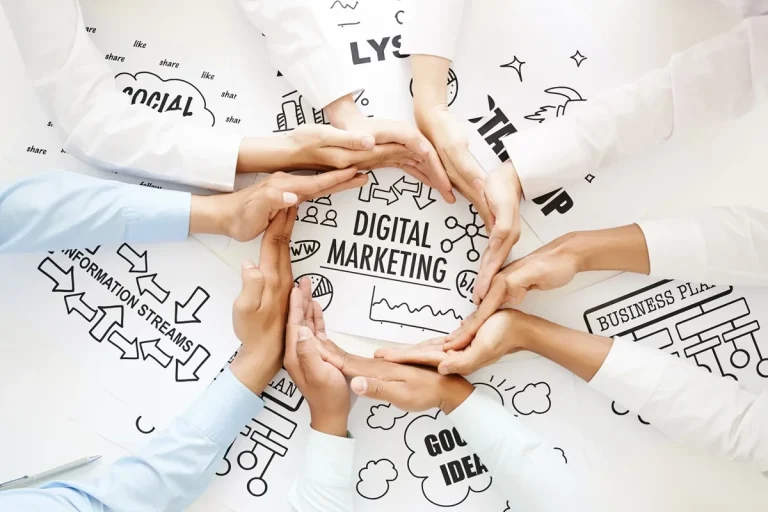 professional creatively highlighting digital marketing